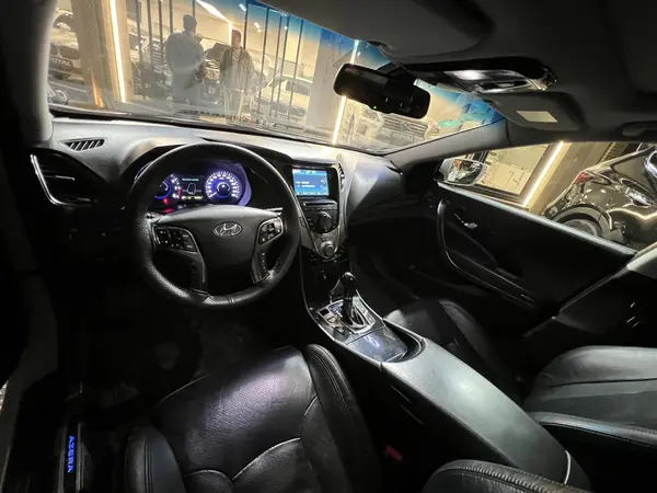 هیوندای، آزرا (گرنجور)