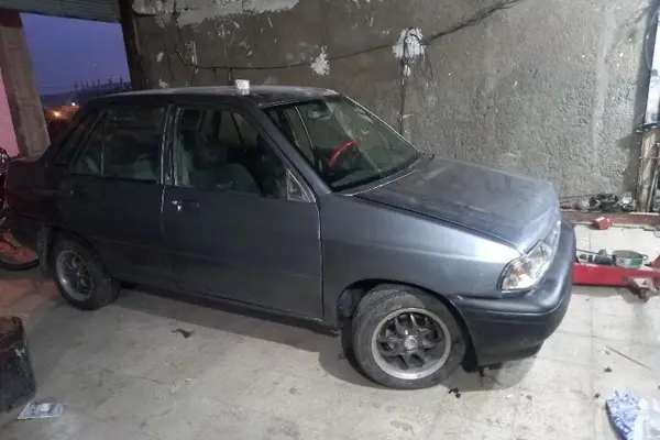 پراید، صندوق دار