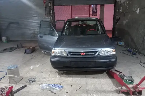 پراید، صندوق دار