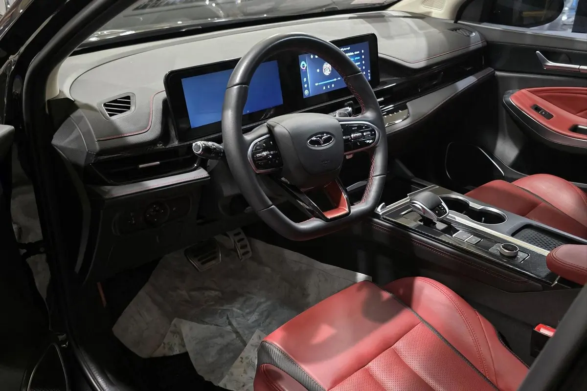 فونیکس،  آریزو 6 جی تی (Z6 GT)