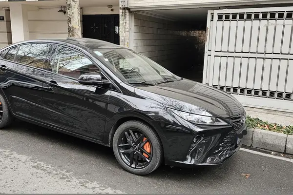 فونیکس، آریزو 6 جی تی (Z6 GT)