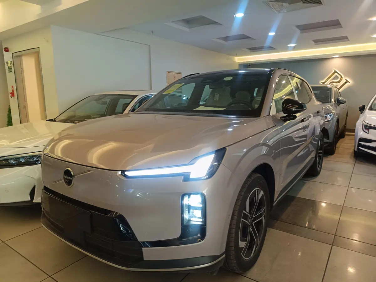ولوو،  XC70