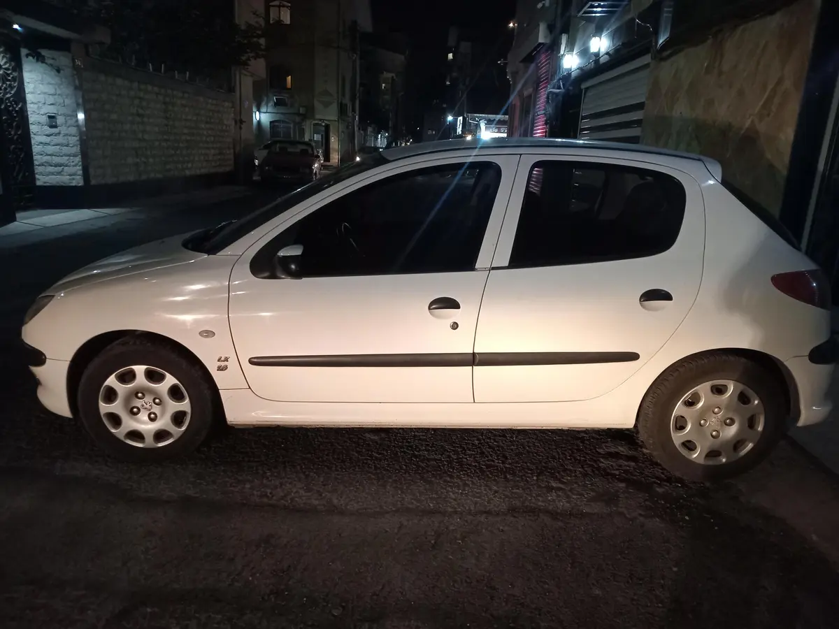 پژو،  206