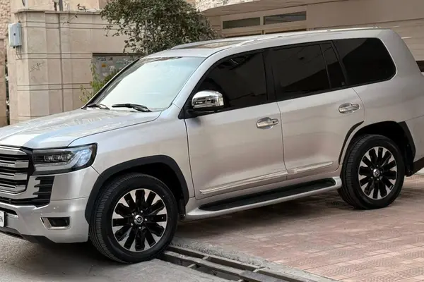 تویوتا، لندکروز چهار در