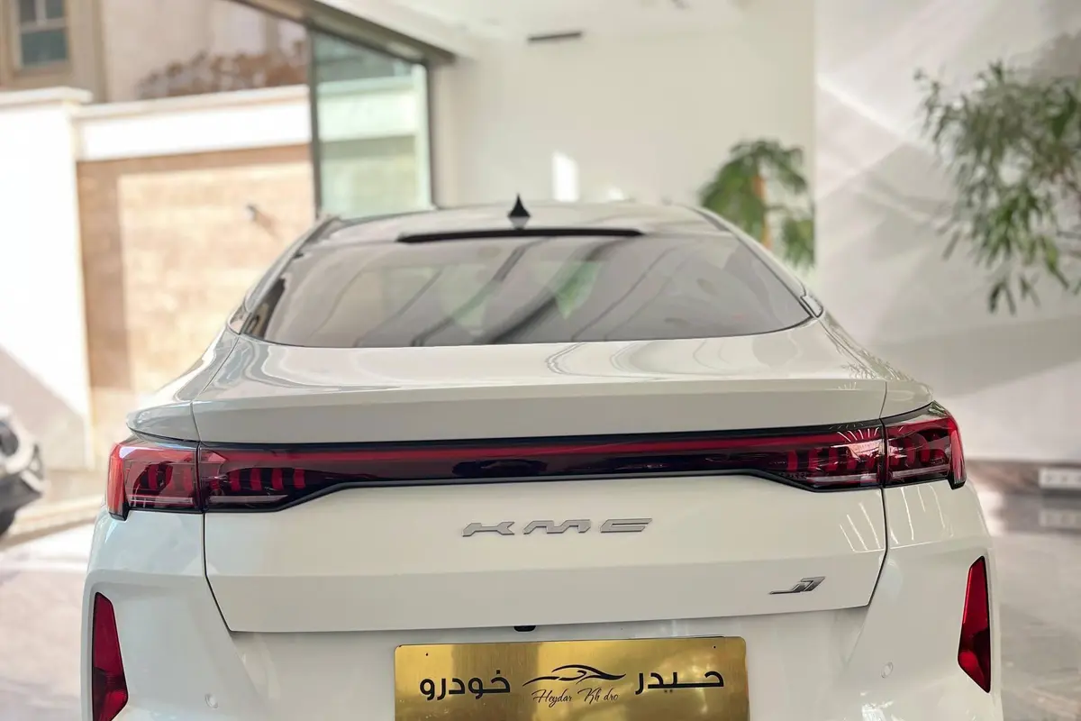 کی ام سی،  J7