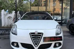 آلفارومئو، جولیتا