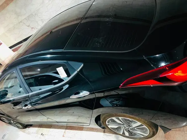 هیوندای  النترا