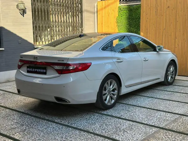 هیوندای، آزرا (گرنجور)