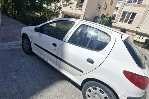 پژو، 206