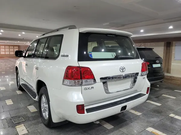 تویوتا، لندکروز چهار در