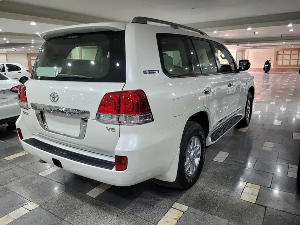 تویوتا، لندکروز چهار در