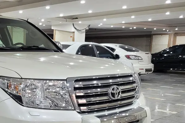 تویوتا، لندکروز چهار در