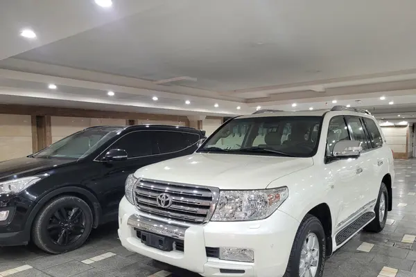 تویوتا، لندکروز چهار در