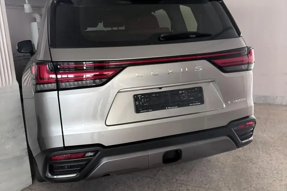 لکسوس،  LX