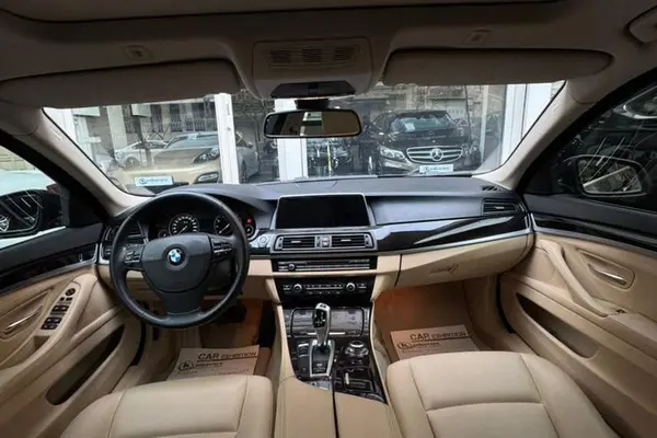 ب ام و، سری 5 سدان