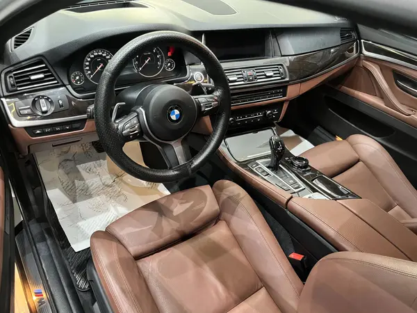 ب ام و، سری 5 سدان