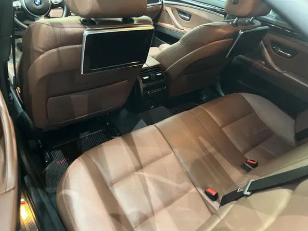 ب ام و، سری 5 سدان