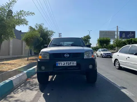 نیسان، رونیز