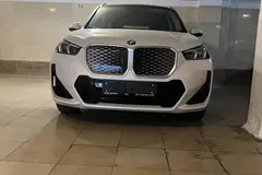 ب ام و، iX1