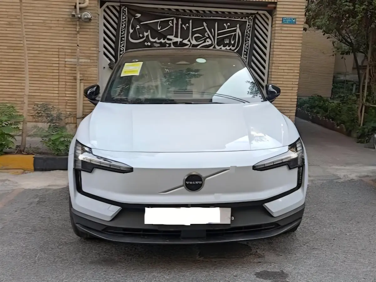 ولوو،  EX30