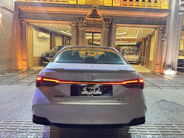 تویوتا، آوالون