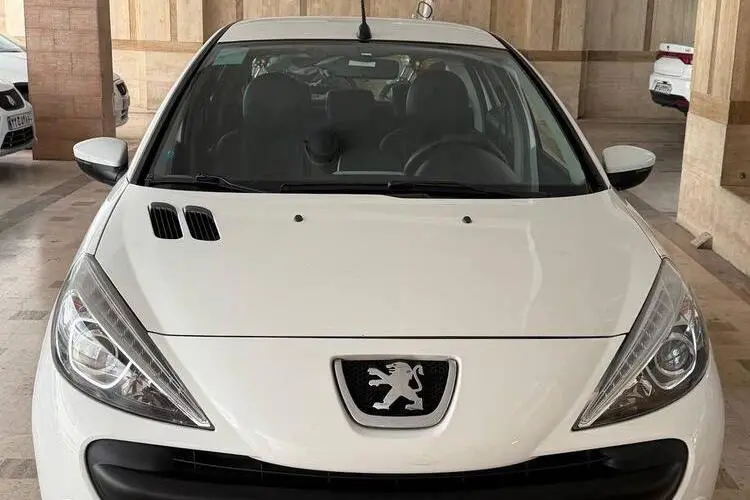 پژو،  207