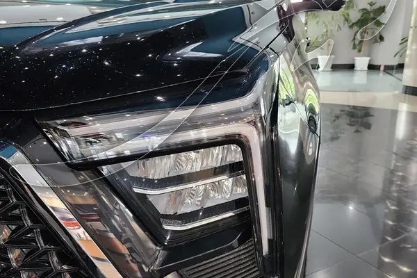 پیش فروش کی ام سی، X5