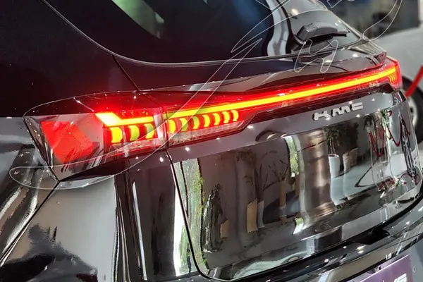 پیش فروش کی ام سی، X5