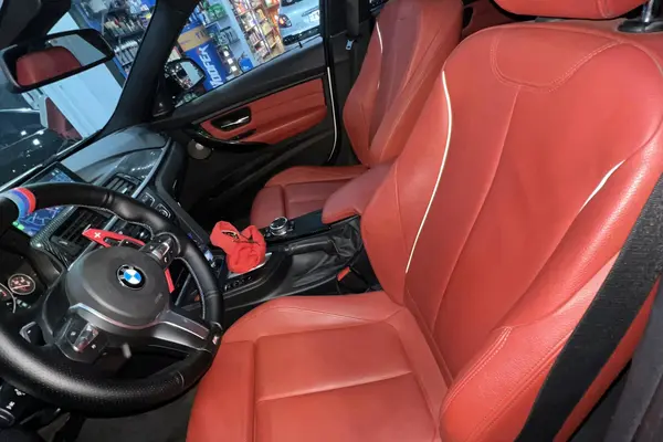 ب ام و، سری 3 سدان