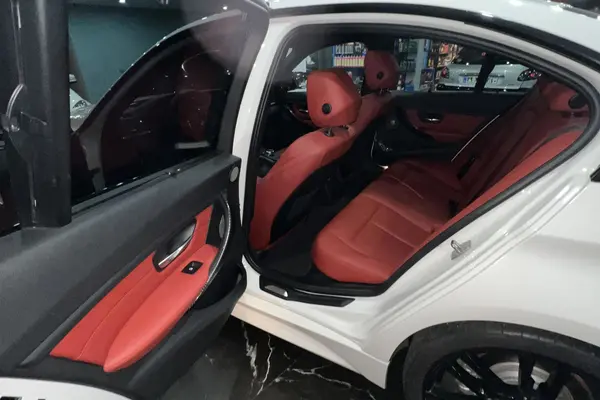 ب ام و، سری 3 سدان