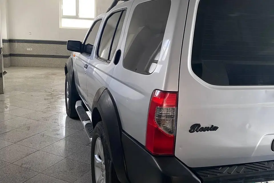 نیسان،  رونیز