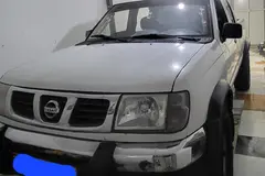 نیسان، پیکاپ دو کابین