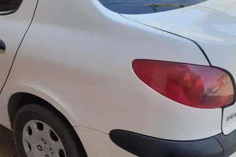 پژو، 206
