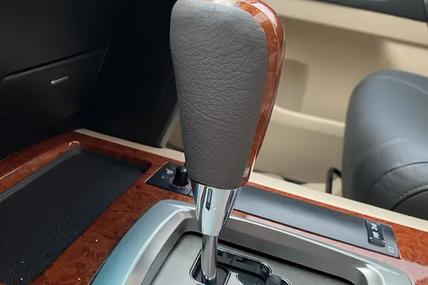 تویوتا، لندکروز چهار در