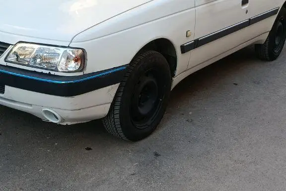 پژو،  405