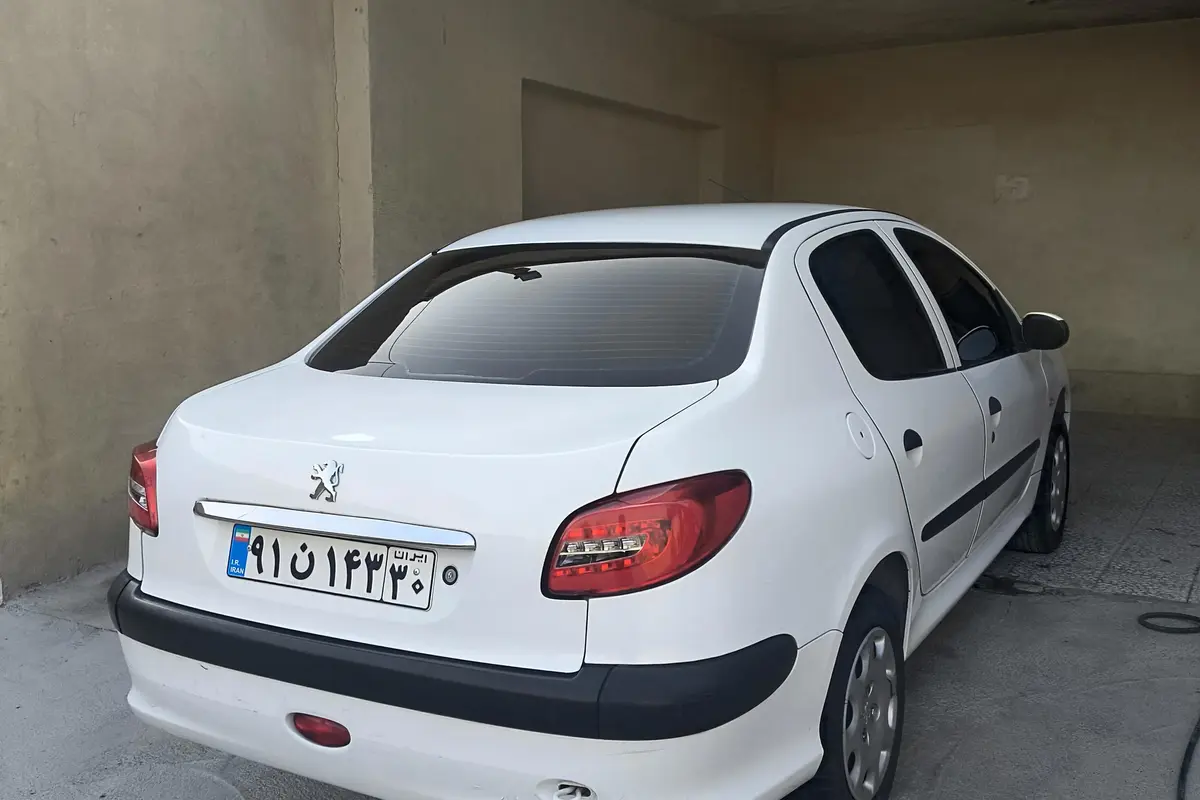 پژو،  206
