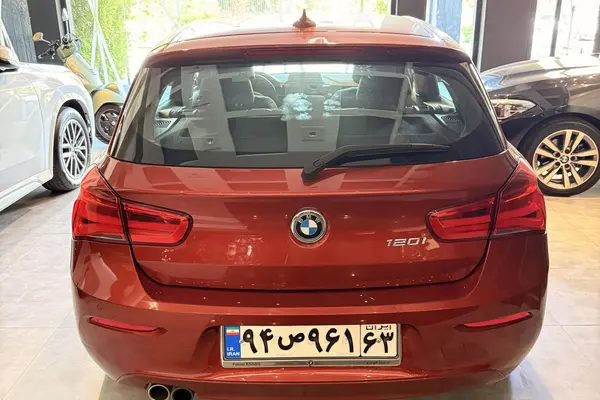 ب ام و، سری 1 هاچ بک