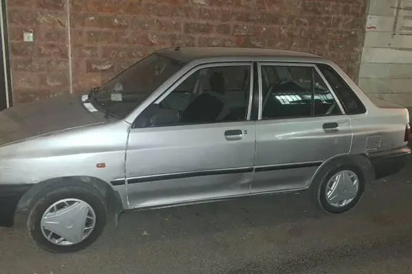 پراید، صندوق دار