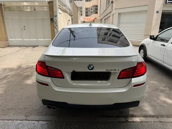 ب ام و، سری 5 سدان