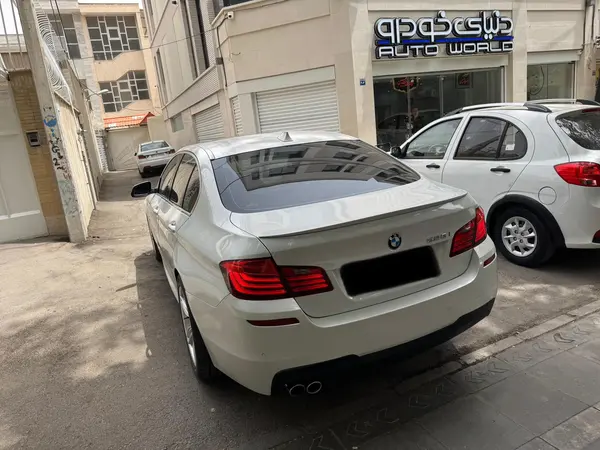 ب ام و، سری 5 سدان