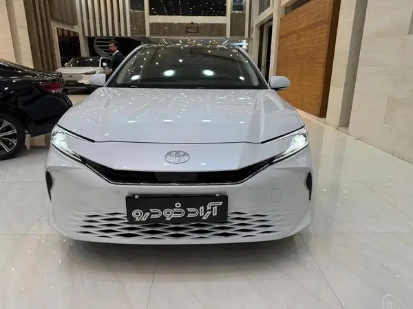 تویوتا  کمری هیبرید
