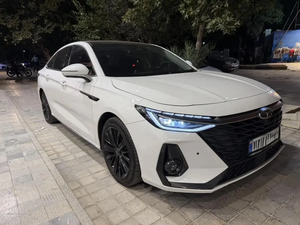 فونیکس،  آریزو 8 (Z8)