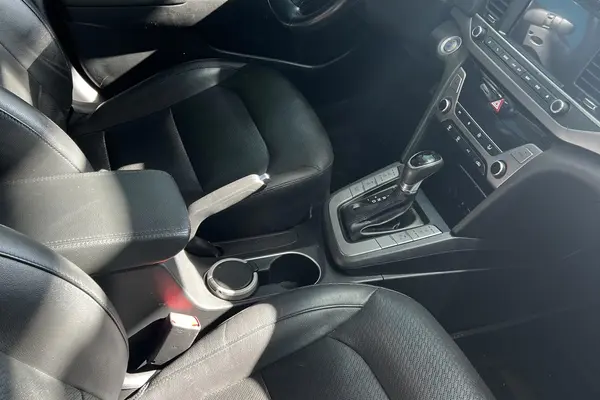 هیوندای، النترا