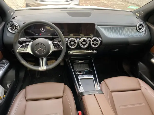 بنز، کلاس EQA