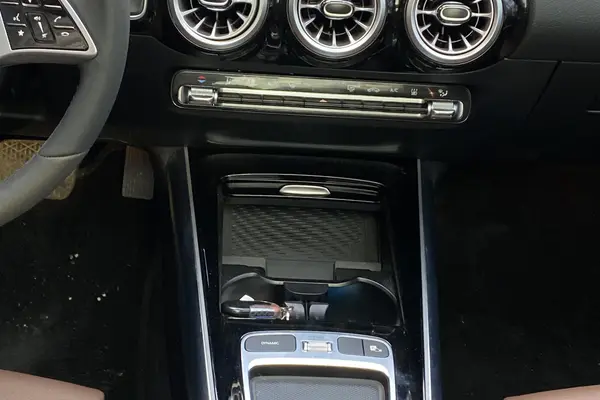 بنز، کلاس EQA