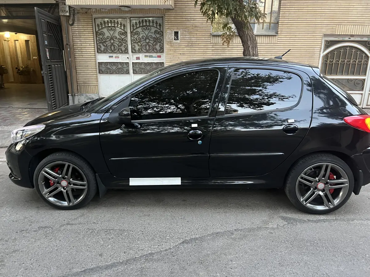 پژو،  207