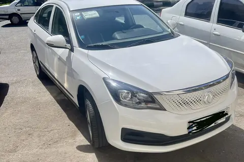 دانگ فنگ، E70