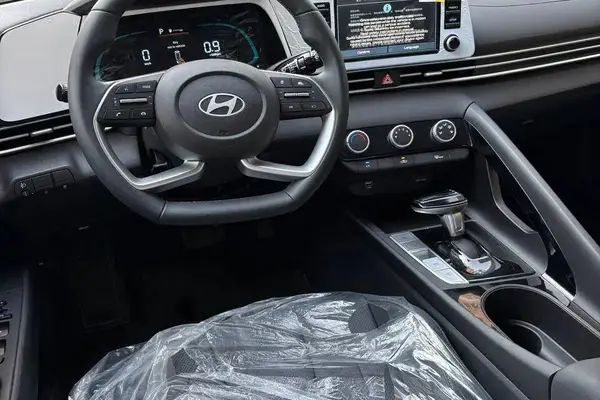 هیوندای، النترا