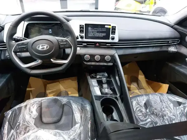 هیوندای، النترا