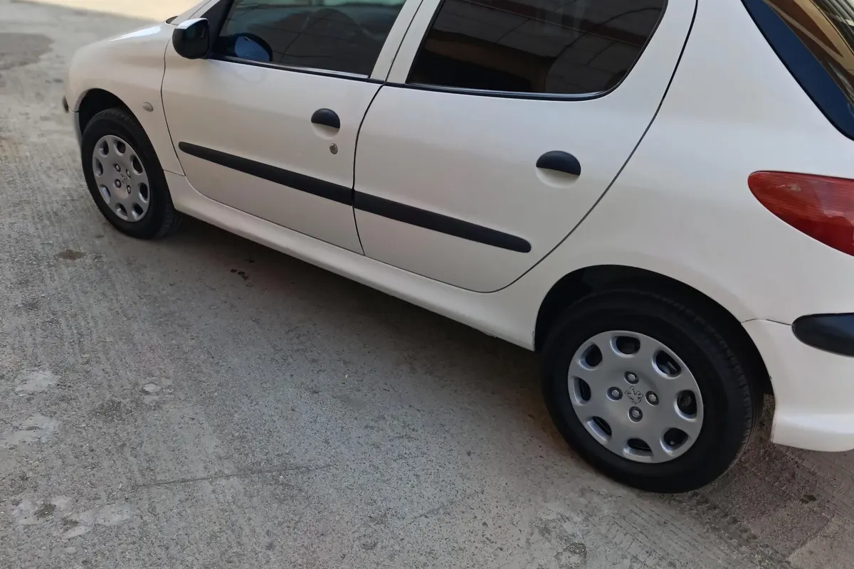 پژو،  206